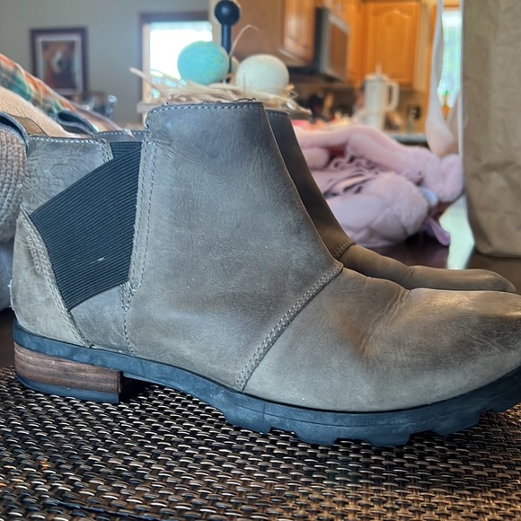 Sorel Shoes - Sorel womens boots size 9.5